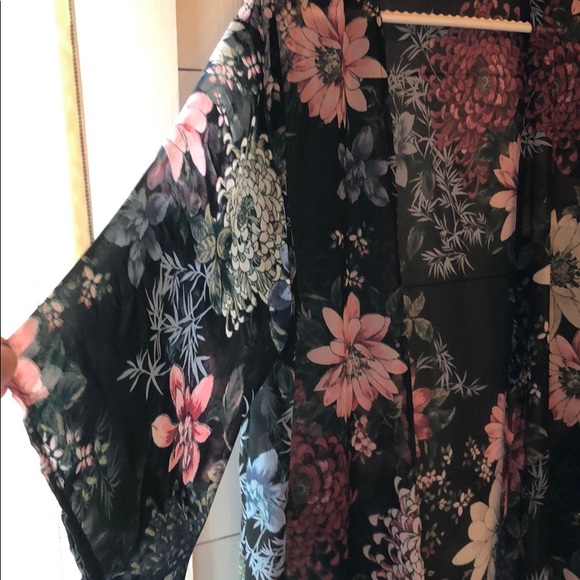 Kimono - Picture 5 of 5